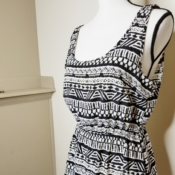 ⭐LAST CHANCE SALE ⭐$5 ⭐AMBIANCE APPAREL SLEEVELESS DRESS - Picture 2 of 6